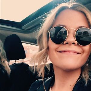 Meet your Posher, Hailey